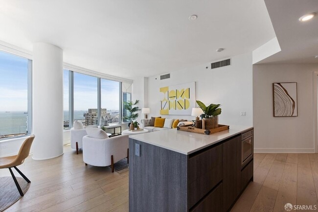 Building Photo - 201 Folsom St