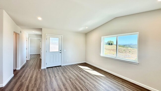 Building Photo - Beautiful Newer Custom Construction Detach...