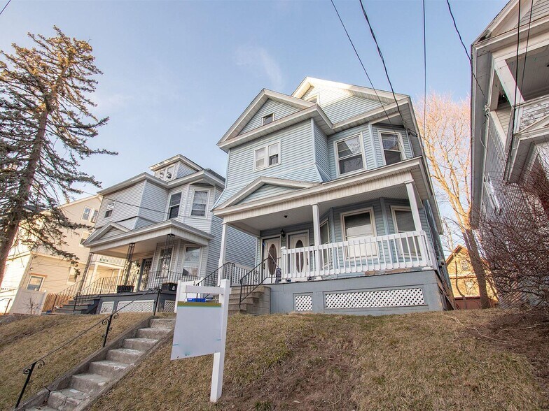 Building Photo - 823 Myrtle Ave