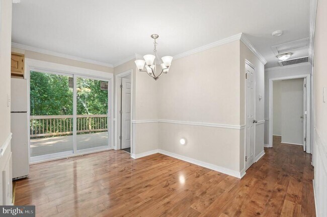 Building Photo - 229 Cabbel Dr