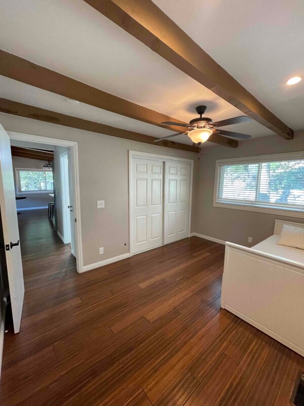 Building Photo - 286 La Casita Dr