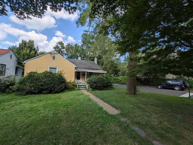 Primary Photo - 701 W 25th St
