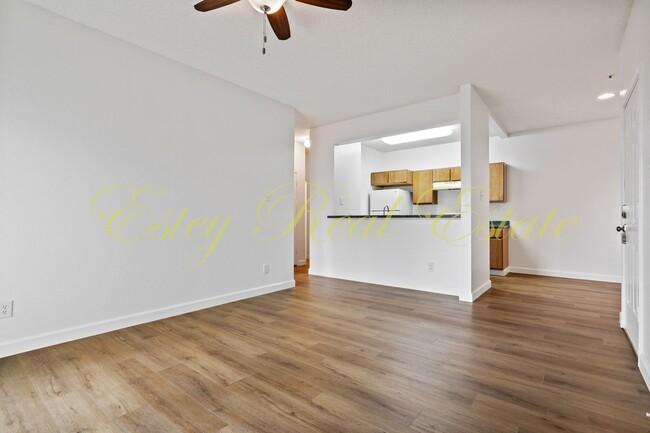 Building Photo - Glen Cove Condo with Amazing Water Views!
