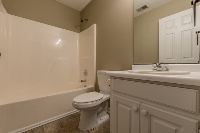 Building Photo - 3 BD 2 BA  Fenced Ranch with Bonus Room
