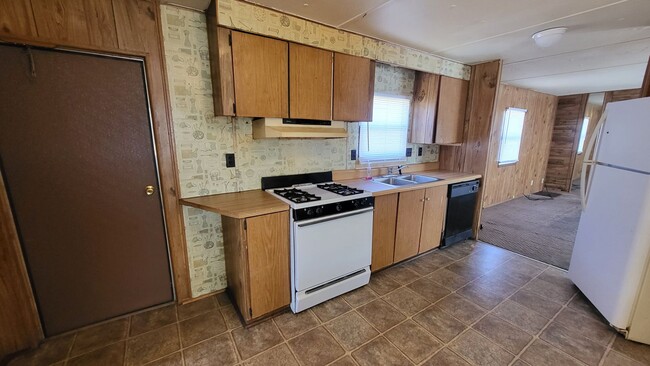 Building Photo - A charming 3-bedroom, 2-bathroom home