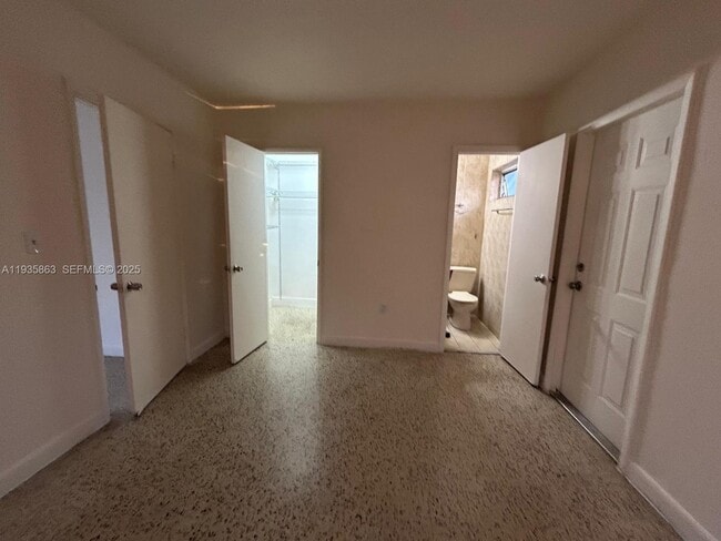 Building Photo - 3009 NW 22nd Ct