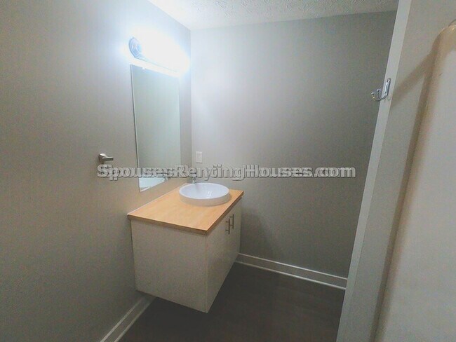 Building Photo - 420 Indiana St