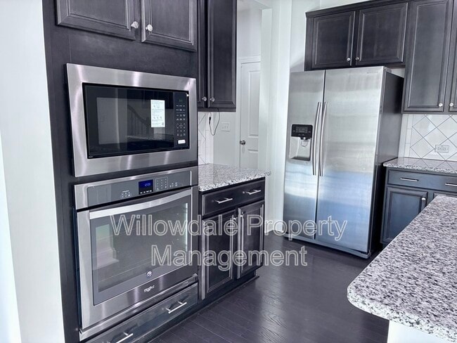 Building Photo - 1056 Midvale Ave