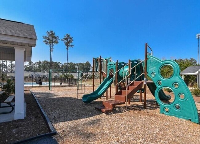 Building Photo - 3556 Castleoak Dr