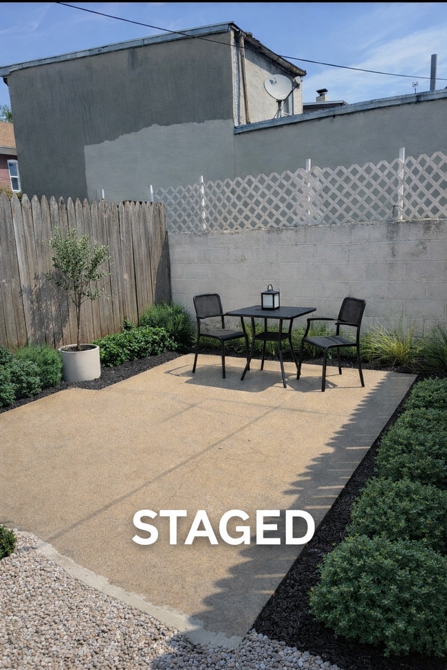 Building Photo - 423 Orange St