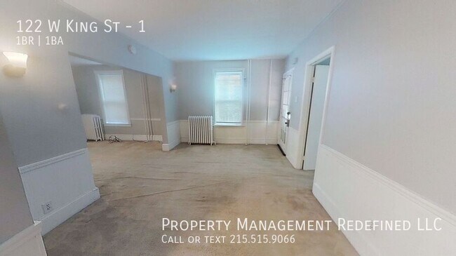 Building Photo - 122 W King St