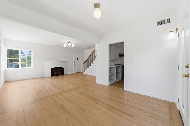 Building Photo - Charming 2 bed, 1.5 bath Alta Heights Home