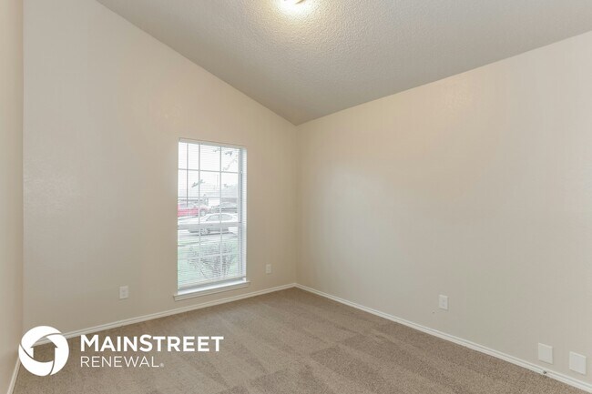 Building Photo - 4104 Hathaway Dr