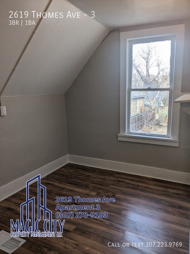 Building Photo - 2619 Thomes Ave