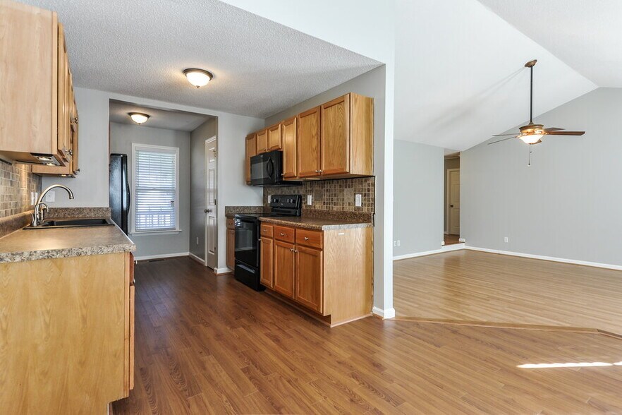 Building Photo - 77 Smiths Creek Dr
