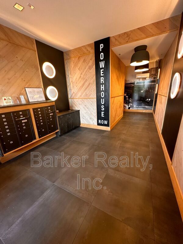 Building Photo - 414 S White St