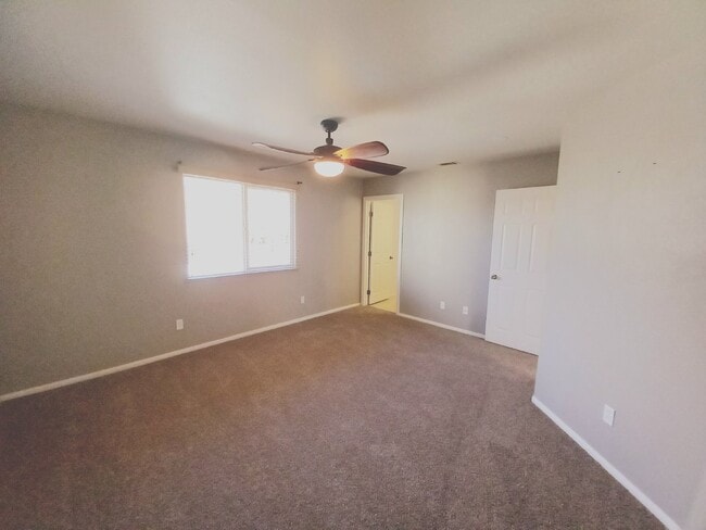 Building Photo - Spacious 3 bedroom, 2 bath with bonus room in Indian Cove