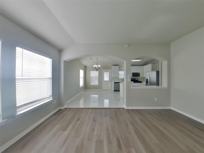 Building Photo - 318 Annatto Ln