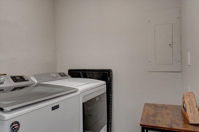 Building Photo - 6279 Lucille Dr