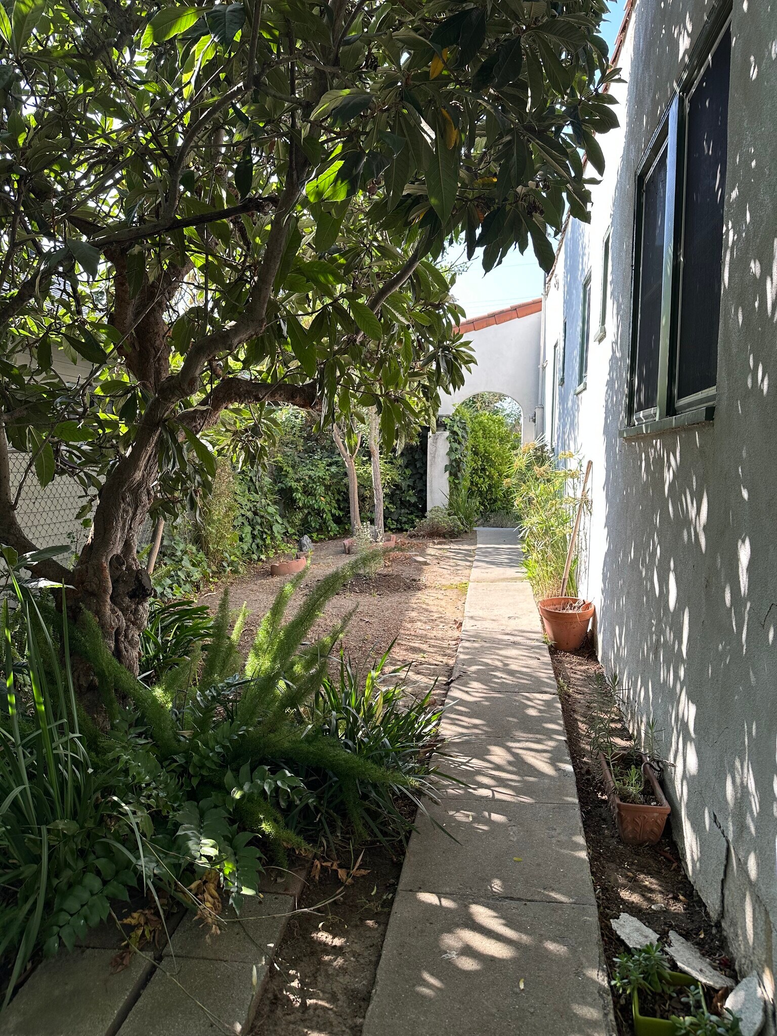Building Photo - 4933 Aldama St