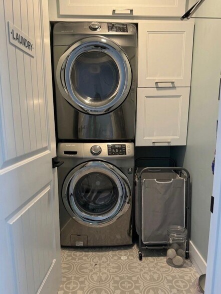 Building Photo - 5868 Lean Way