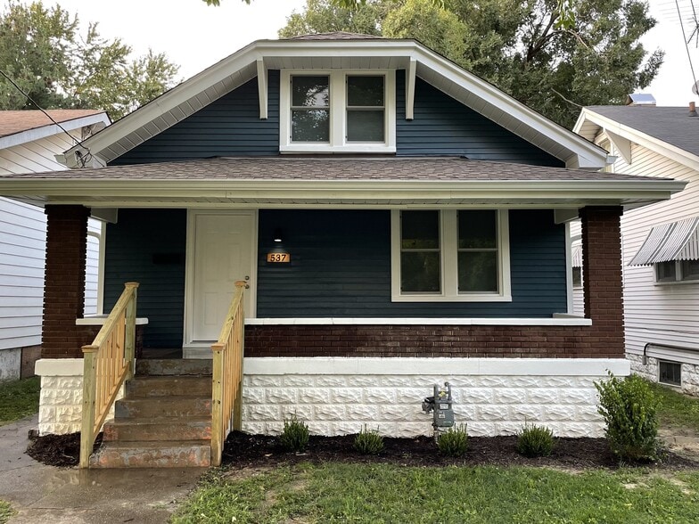Building Photo - 537 E Barbee Ave