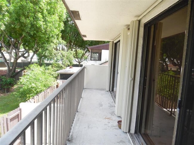 Building Photo - 4013 SW 68th Ln