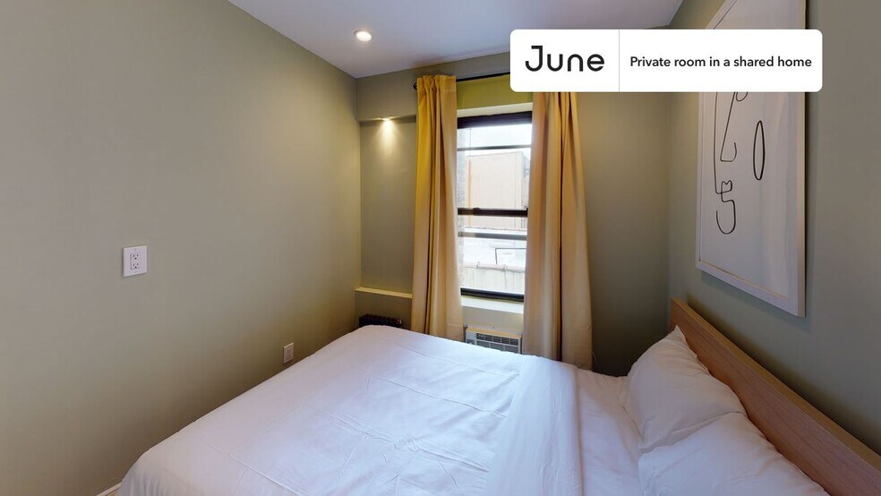 Building Photo - Private bedroom in 3 bed/1 bath Home