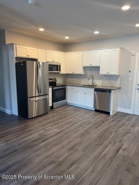 Building Photo - 402 Circle Dr