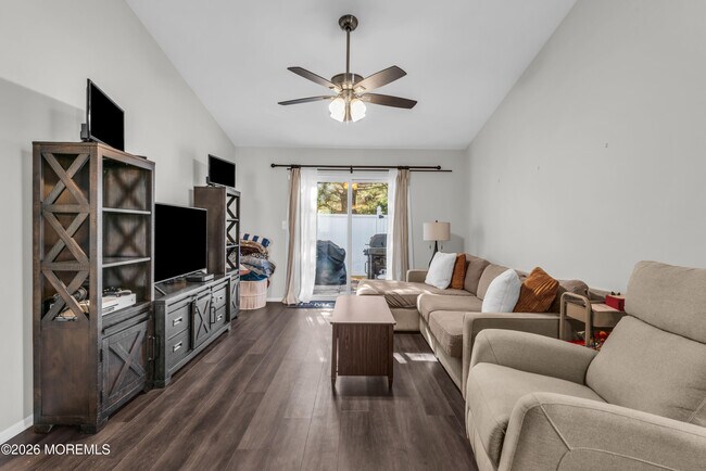 Building Photo - 21 Dawn Ct