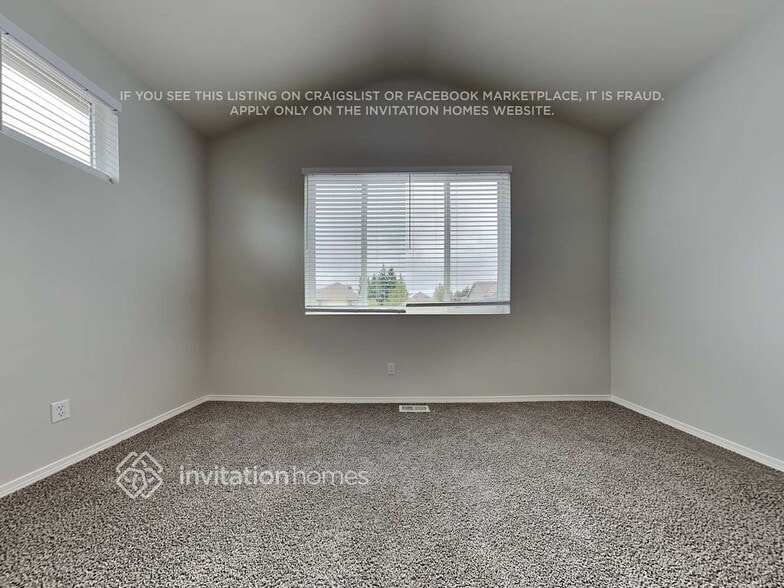 Building Photo - 9115 Periwinkle Loop NE