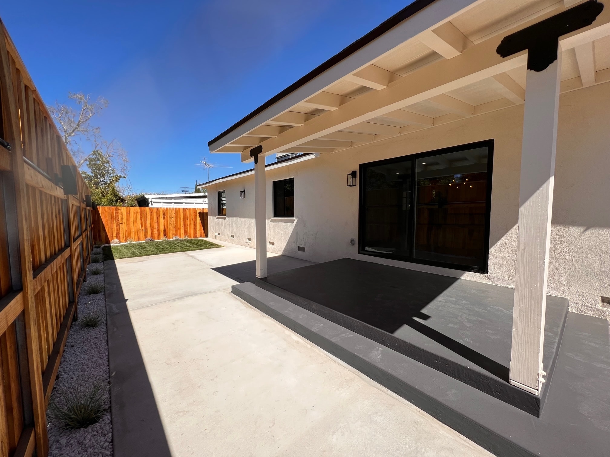 Building Photo - 6641 Glade Ave