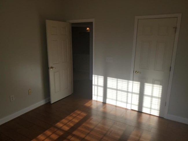 Building Photo - 84 Addison Cottage Way #211