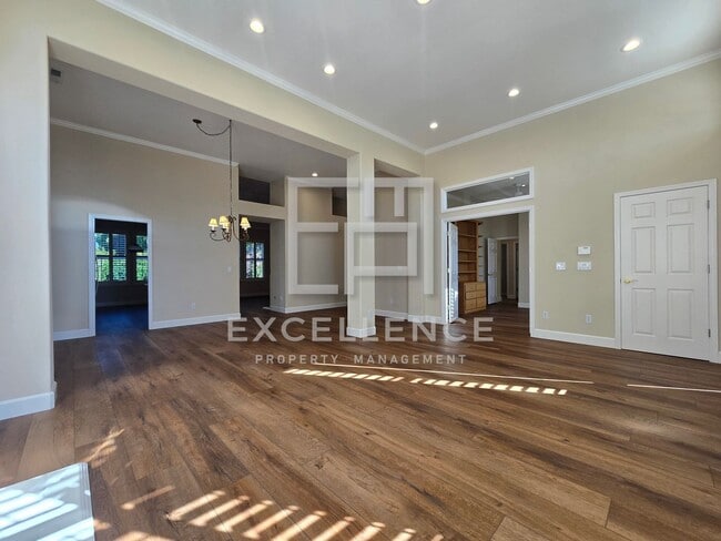 Building Photo - 3/2.5 Home + Office with 2219SF of Beautif...