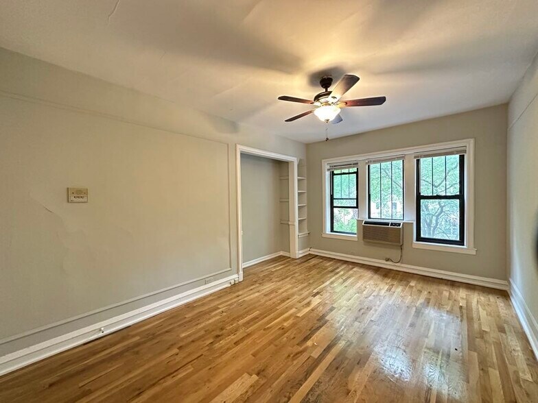 Building Photo - 840 W Wolfram St