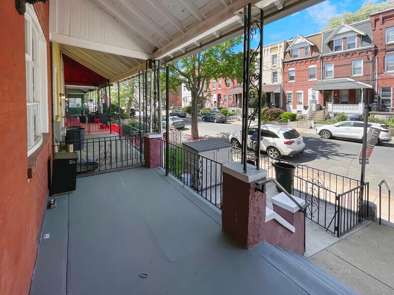 Building Photo - 637 N 32nd St