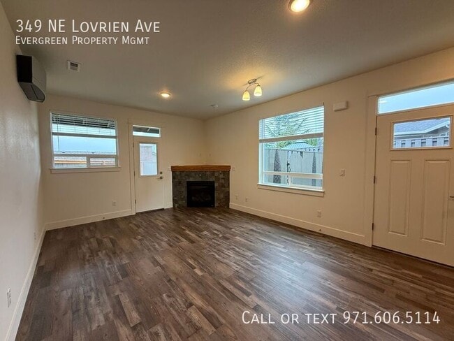 Building Photo - 349 NE Lovrien Ave