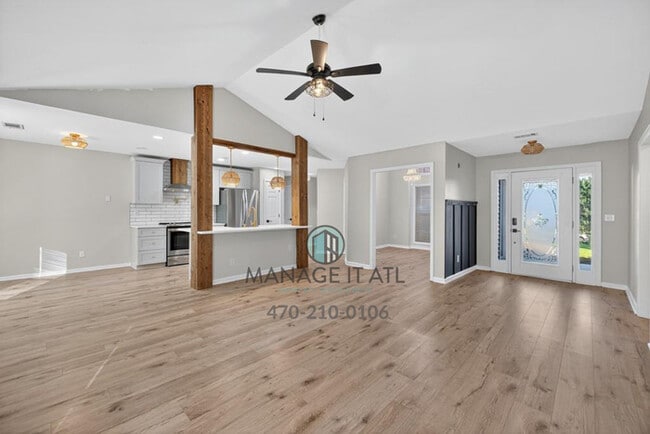 Building Photo - Meticulously maintained 3 Bedroom ranch ho...