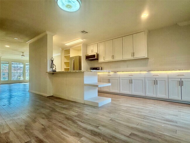 Building Photo - 5800 Lumberdale Rd