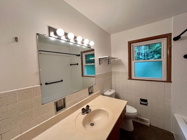 Building Photo - 3 Bed 1 Bath Single Family Home in Wausau