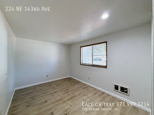 Building Photo - 224 NE 143rd Ave