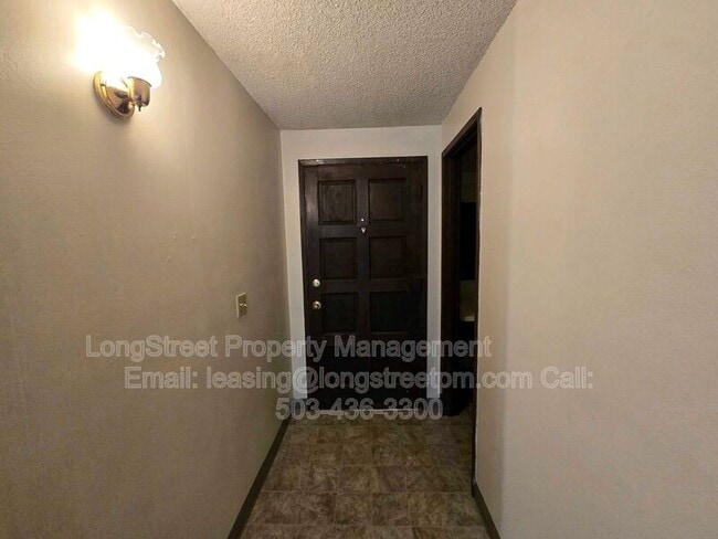 Building Photo - 2145 NW Highland Dr