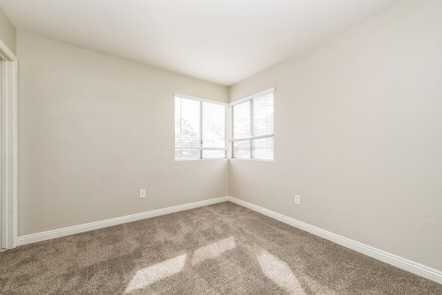 Building Photo - 4501 Bradpoint Dr