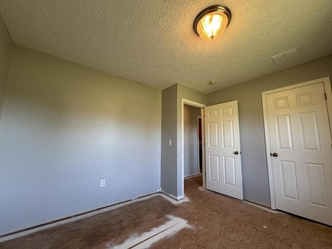 Building Photo - 5709 N 12th Ave