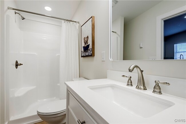 Building Photo - 1104 Main St