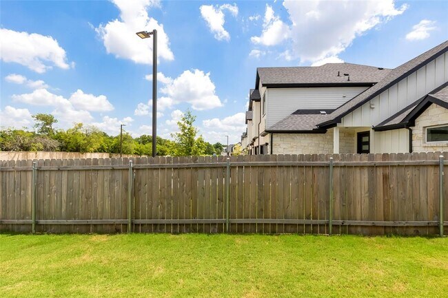 Building Photo - 2600 Gattis School Rd