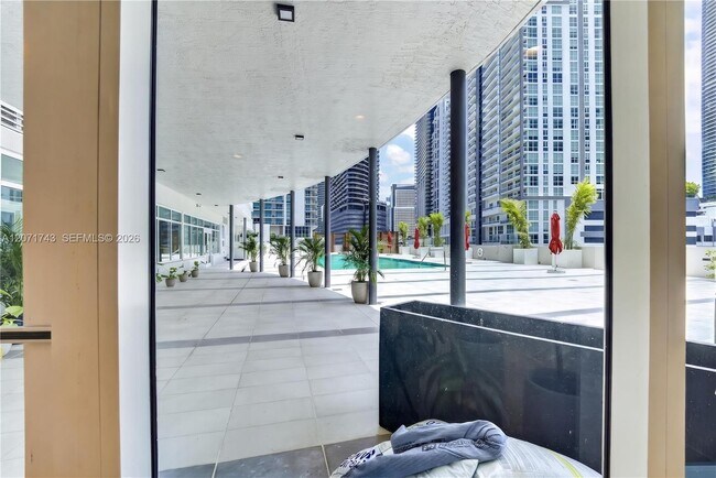 Building Photo - 1250 S Miami Ave