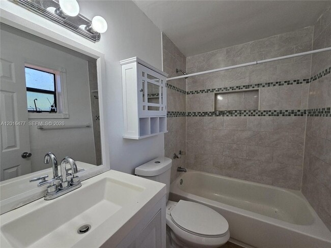 Building Photo - 2957 SW 36th Ct