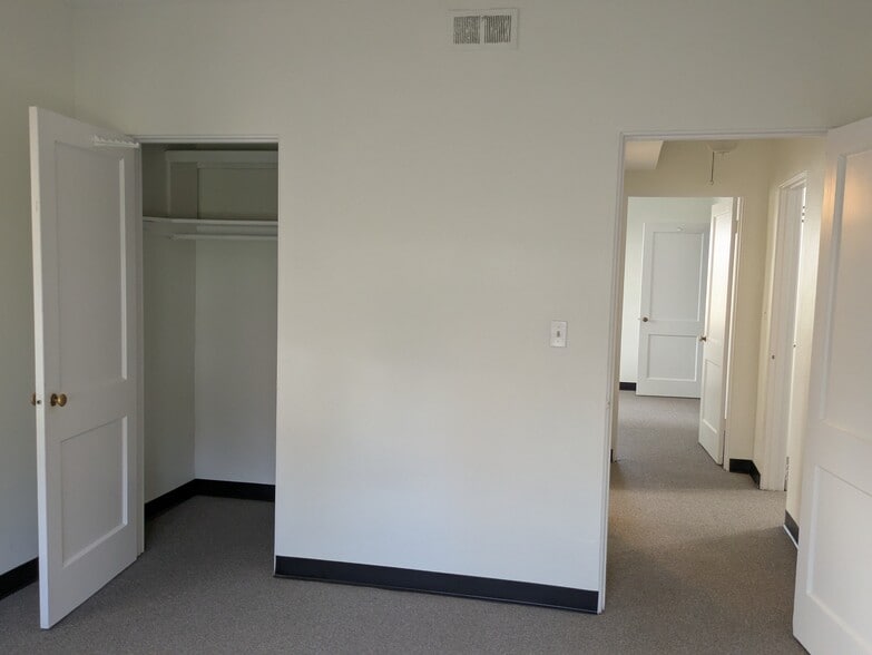 front bedrm /hallway on right - 184 Garden Ln