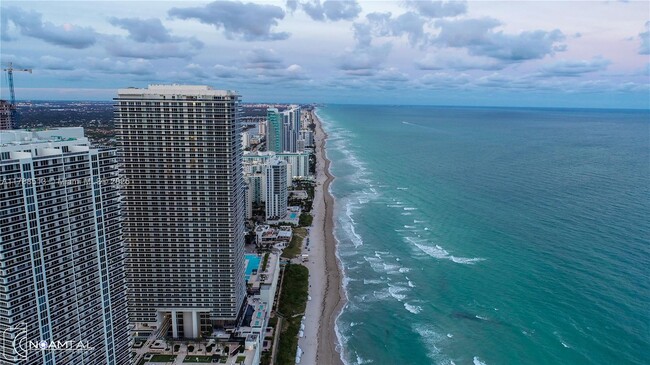 Building Photo - 1800 S Ocean Dr